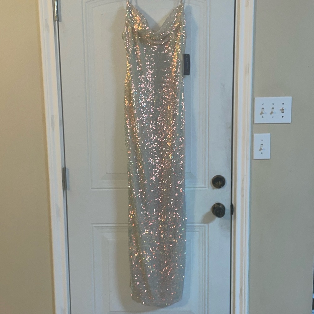 Brand new beautiful evening prom elegant night out gown with tags